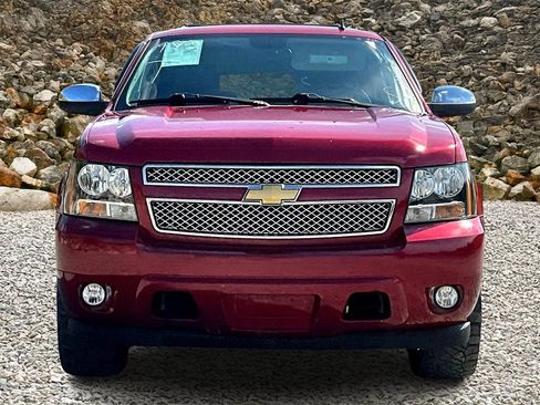 Used 2014 Chevrolet Suburban LTZ image 3