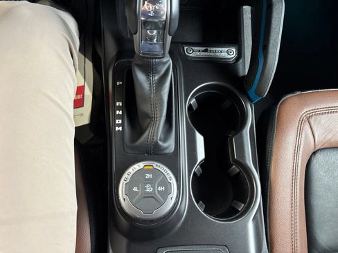 Used 2022 Ford Bronco Outer Banks AWD/4WD image 32