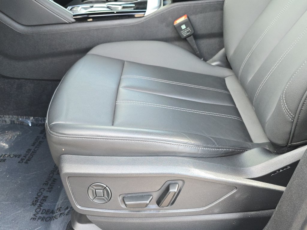 Certified 2025 Audi Q5 Premium w/ Convenience Package AWD/4WD image 17