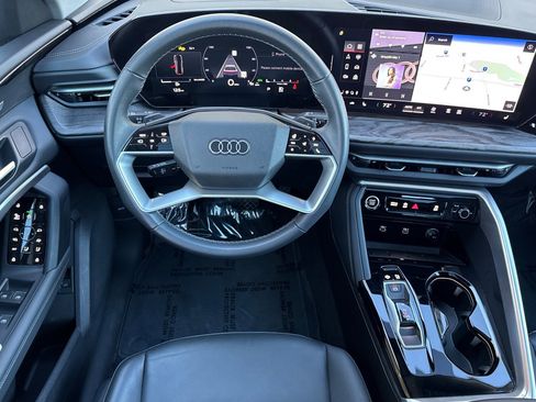 Used 2025 Audi Q5 Premium Plus w/ Premium Plus image 11