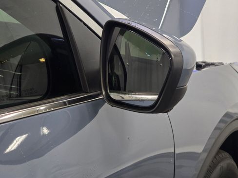 Used 2025 Ford Escape Platinum w/ Premium Technology Package image 27