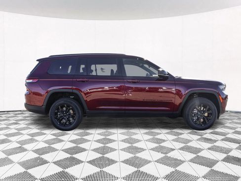 New 2025 Jeep Grand Cherokee L Altitude image 12