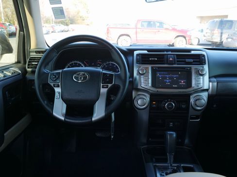 Used 2016 Toyota 4Runner SR5 image 19