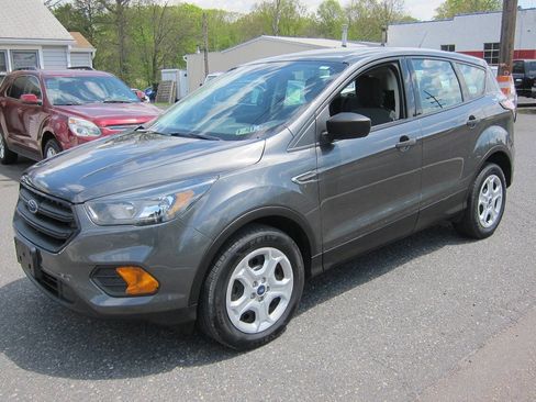 Used 2018 Ford Escape S FWD image 1