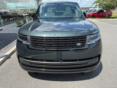 Used 2024 Land Rover Range Rover SE AWD/4WD image 2