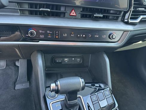Used 2025 Kia Sportage EX FWD image 26