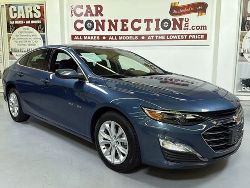 Used 2024 Chevrolet Malibu LT image 2