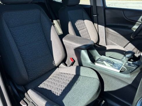 Used 2024 Chevrolet Equinox LT image 9