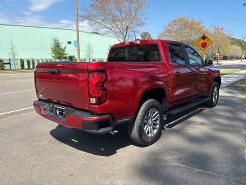 Used 2023 Chevrolet Colorado LT image 3