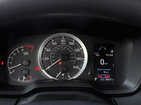 Used 2022 Toyota Corolla LE FWD image 29