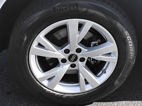 Certified 2025 Audi Q5 Premium w/ Convenience Package image 10