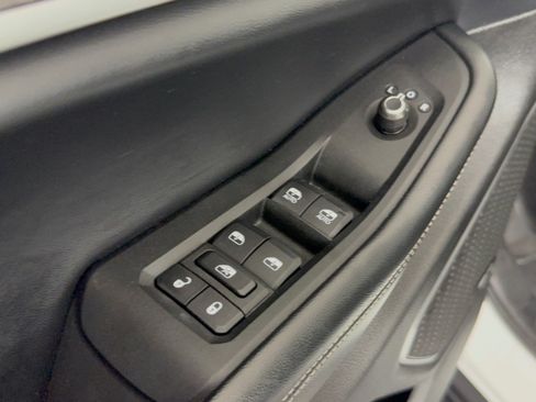 Used 2022 Jeep Grand Cherokee Limited RWD image 15