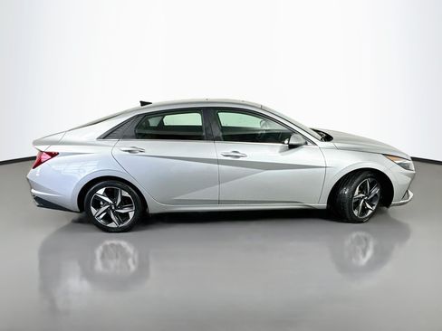 Certified 2023 Hyundai Elantra Limited FWD image 8