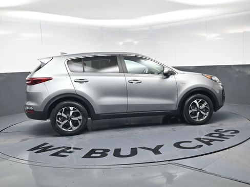 Used 2021 Kia Sportage LX image 10
