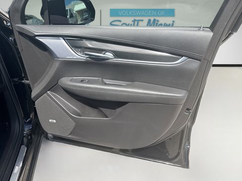 Used 2023 Cadillac XT6 Sport image 34