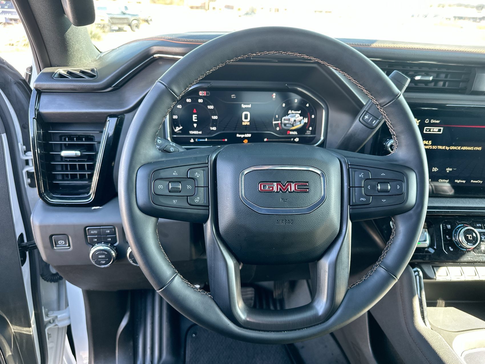 Used 2025 GMC Sierra 3500 AT4 w/ AT4 Preferred Package AWD/4WD image 14