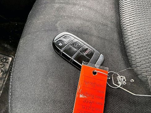 Used 2019 Jeep Renegade Altitude w/ Quick Order Package 2XM FWD image 8