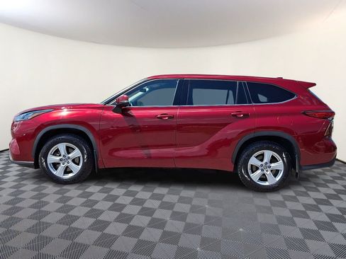 Used 2020 Toyota Highlander LE AWD/4WD image 9