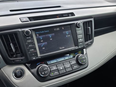 Used 2017 Toyota RAV4 Platinum FWD image 21