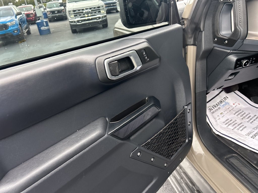 Used 2025 Ford Bronco Outer Banks AWD/4WD image 11