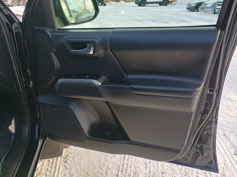 Used 2022 Toyota Tacoma Limited w/ Nightshade Package image 12