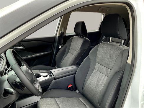 Certified 2026 Nissan Rogue SV AWD/4WD image 21