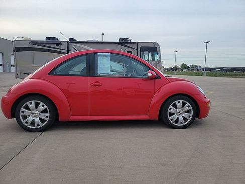 Used 2003 Volkswagen Beetle GLS FWD image 2