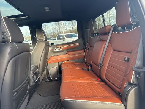 New 2026 GMC Sierra 1500 Denali Ultimate w/ LPO, Black Badging Package image 15