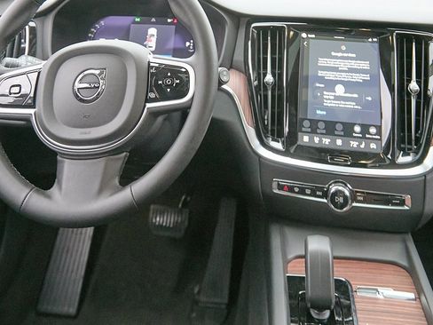 New 2026 Volvo V60 B5 Cross Country Plus w/ Climate Package image 25