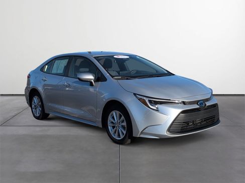 Certified 2025 Toyota Corolla LE image 7
