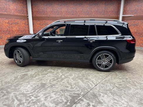 New 2025 Mercedes-Benz GLS 450 4MATIC image 2