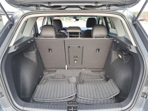 Certified 2023 Volkswagen Taos SE image 12