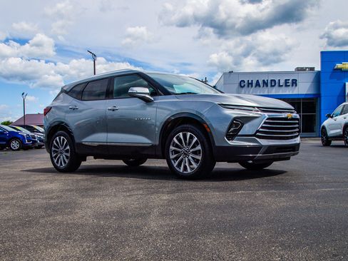 Used 2023 Chevrolet Blazer Premier FWD image 9