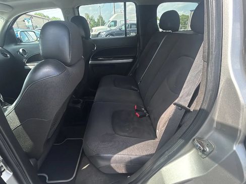 Used 2008 Chevrolet HHR SS FWD image 17