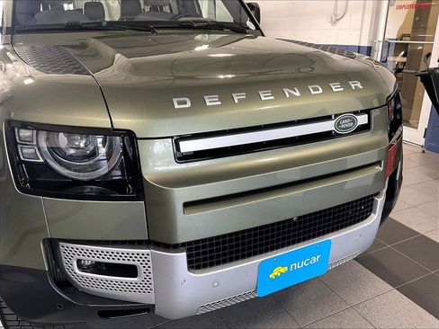 Used 2020 Land Rover Defender 110 SE AWD/4WD image 32