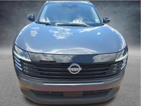Used 2026 Nissan Kicks SV w/ SV Premium Package FWD image 3