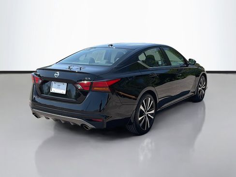 Used 2020 Nissan Altima 2.5 SR w/ Premium Package FWD image 5