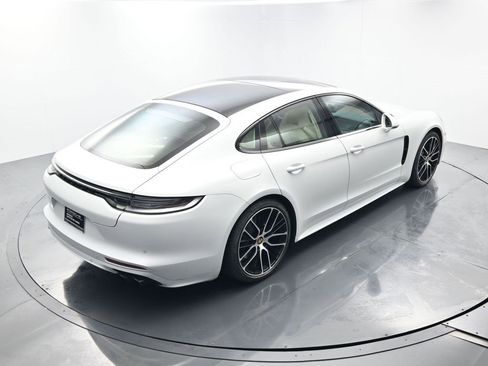 Certified 2022 Porsche Panamera GTS image 39