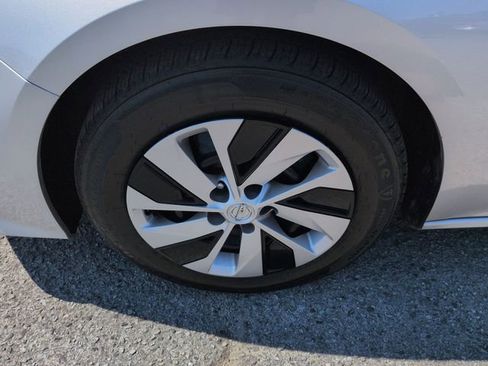 Used 2022 Nissan Altima 2.5 S FWD image 10