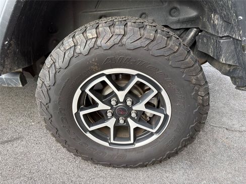 Used 2025 Jeep Wrangler Unlimited Rubicon AWD/4WD image 10