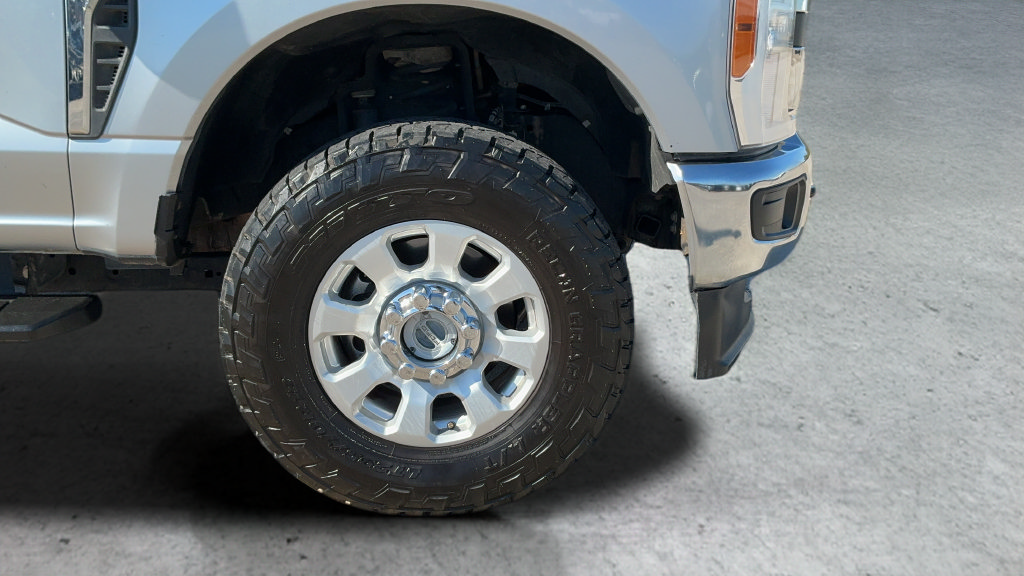 Used 2023 Ford F250 XLT w/ FX4 Off-Road Package AWD/4WD image 25