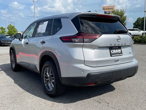 Used 2024 Nissan Rogue S AWD/4WD image 5
