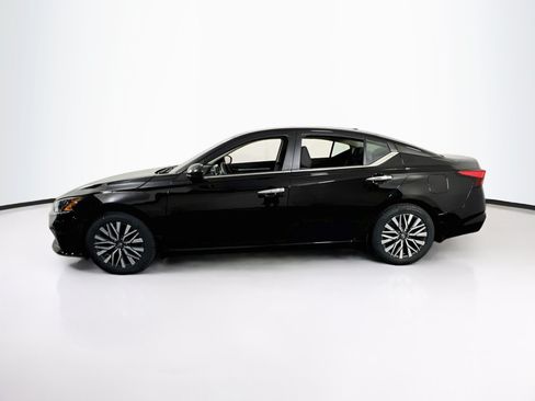 Used 2023 Nissan Altima 2.5 SV FWD image 8