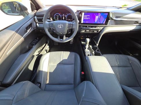 Used 2025 Toyota Camry XSE FWD image 6