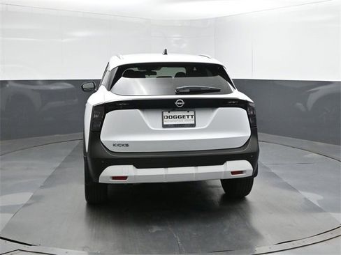 New 2026 Nissan Kicks SV image 8