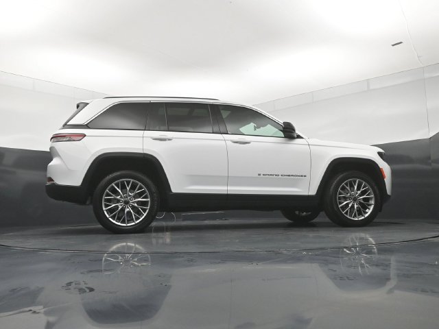 New 2027 Jeep Grand Cherokee Limited AWD/4WD image 24