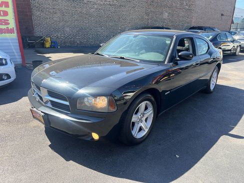 Used 2009 Dodge Charger R/T RWD image 2