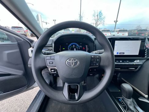 Used 2025 Toyota Camry LE image 14