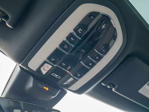 New 2026 Porsche Macan image 23