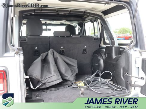 Used 2023 Jeep Wrangler Unlimited w/ Cold Weather Group AWD/4WD image 15